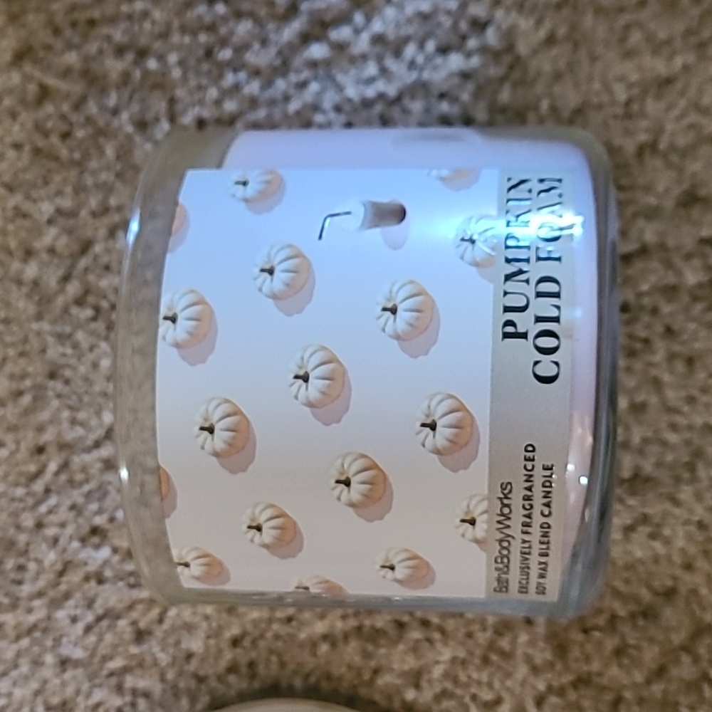 PUMPKIN COLD FOAM 3 Wick Candle Bath And Bath Works - Picture 4 of 6